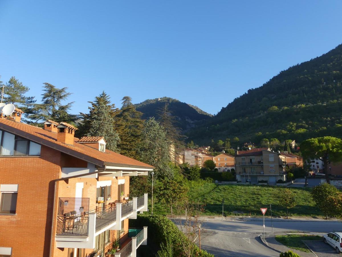 Apartmán Amadeus Pinolo Gubbio Exteriér fotografie