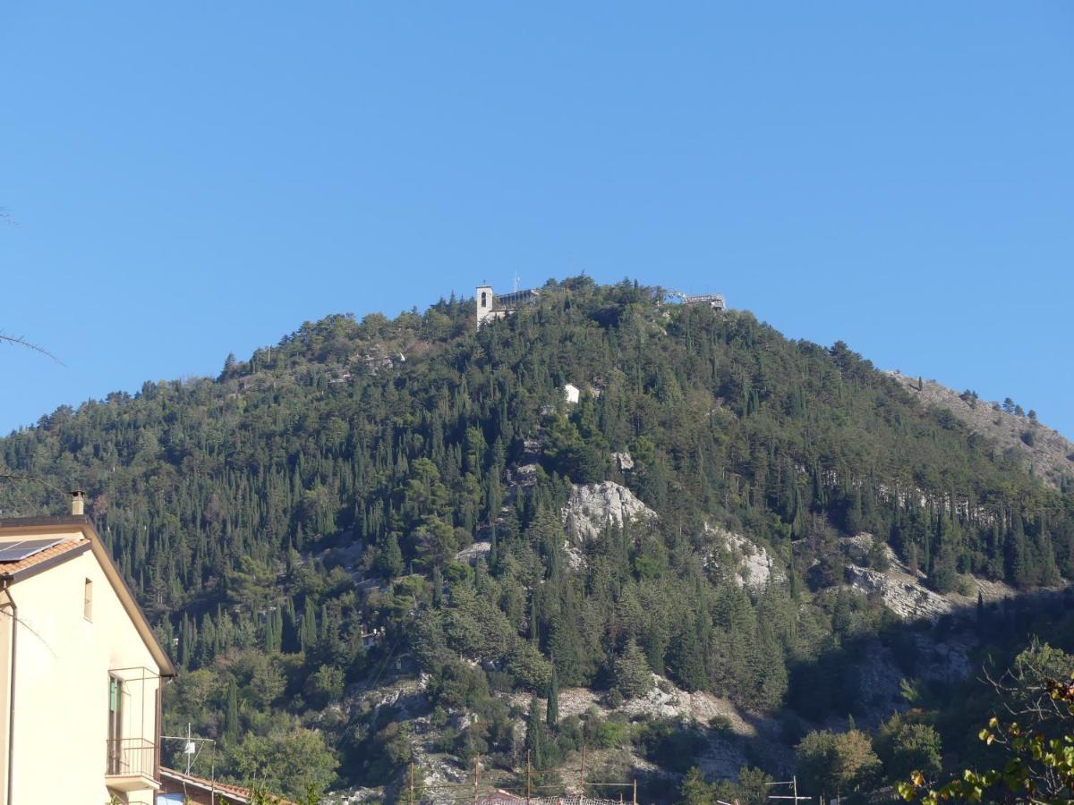 Apartmán Amadeus Pinolo Gubbio Exteriér fotografie